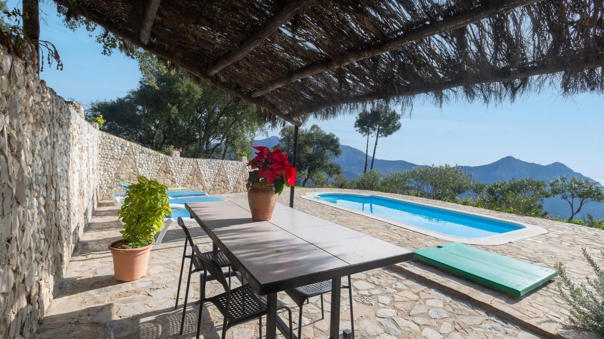 Aurora Villa Benarraba